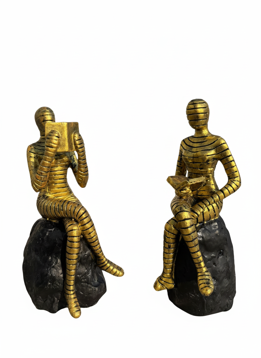 READING FIGURINES SET